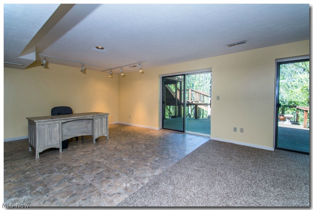 Schlund 01 - Residential Lease