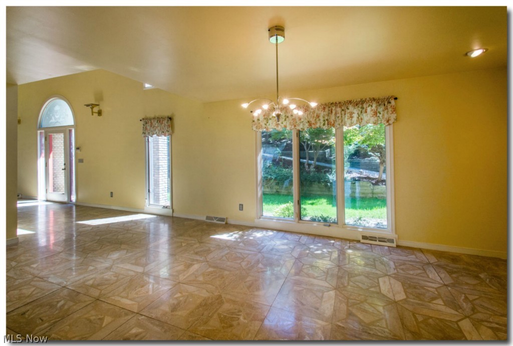 Schlund 01 - Residential Lease