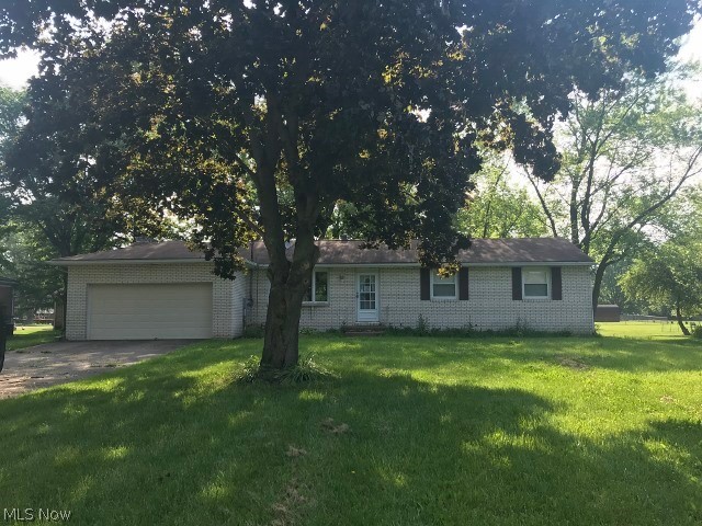 Brick/Alum ranch on nice .5 acre lot in Plain TWP. Updated ktichen with stainless appliances, 2 full baths on first floor also have been updated.
First floor Family walks out to covered patio. Dining room and large living room.. Great property. Great lot. Property was built prior to 1978 leadbase
may potentially exist. Property May qualily for Vendee financing.
