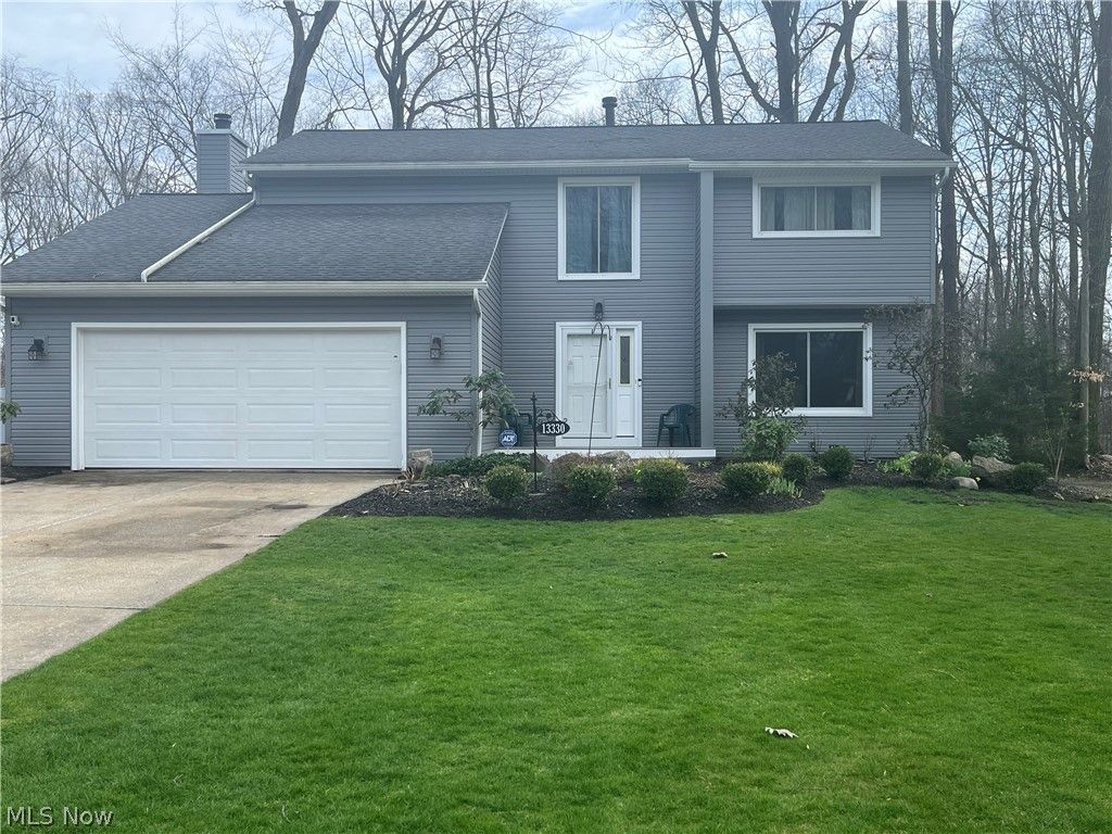 Photo of 13330 S Partridge Drive, Valley View, OH 44125 (MLS # 5198986)