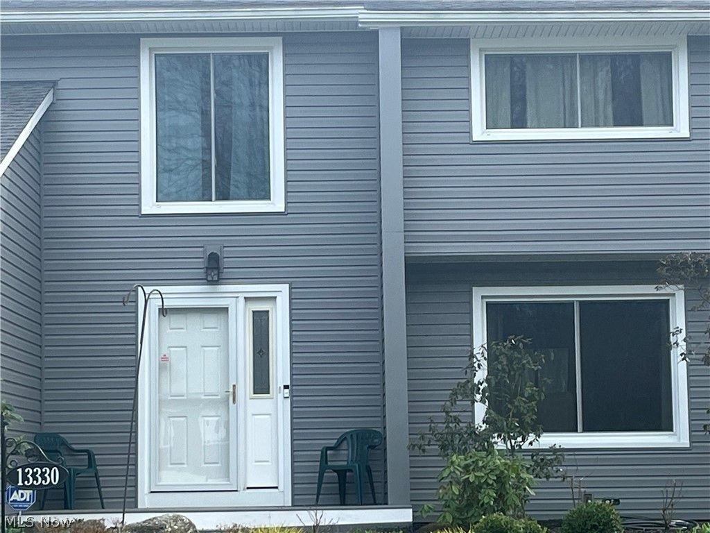 Photo of 13330 S Partridge Drive, Valley View, OH 44125 (MLS # 5198986)