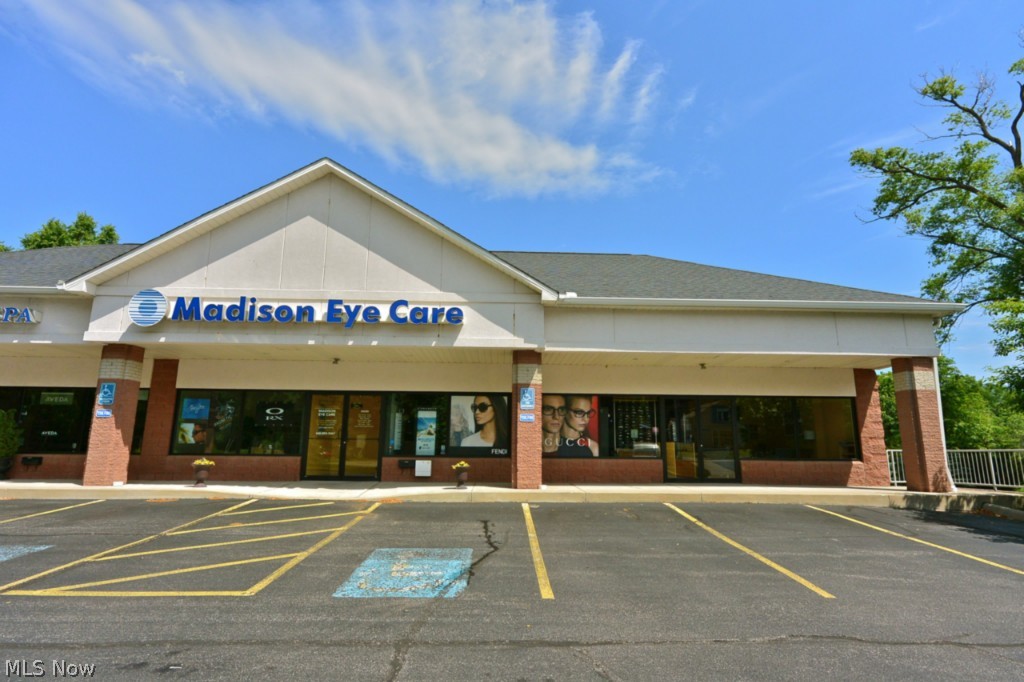 Beautiful 4150 sf space available in a newer upscale Westlake Ohio location ideal for medical, professional or retail use. Plenty of parking close to the entrance door. Desirable location on Western Center Ridge Road convenient to Crocker Park, St John Medical Center, American Greeting Company, etc. Features include: Modern decor. 6 private exam rooms. 2 offices, 2 bathrooms, roomy modern kitchen and large storage area for confidential files. Available in 1st quarter of 2015.
Other positive features include reasonable rent, owner provided landscaping, snow removal and some maintenance. Friendly accommodating on site landlord. Lowest RITA tax rate in area. 14000 vehicle traffic count average daily, nearby upper income housing and top flight local police, fire and EMS services.