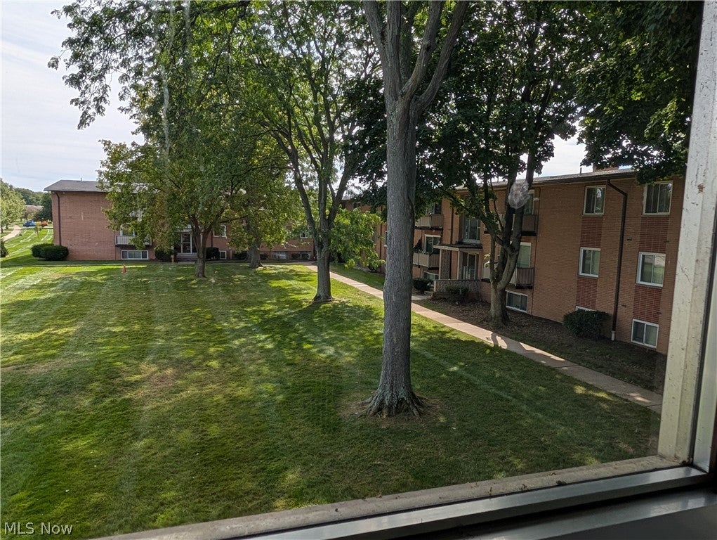22121 River Oaks E12