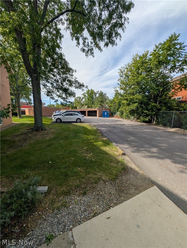 22121 River Oaks E12