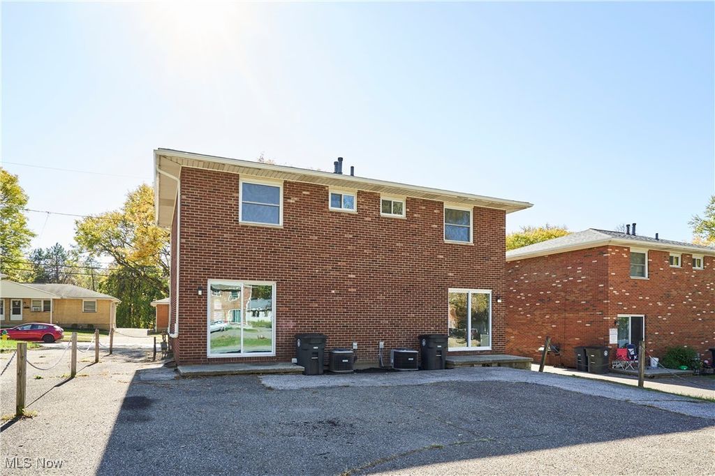 Photo of 923 Rosamond Avenue, Akron, OH 44307 (MLS # 5168206)