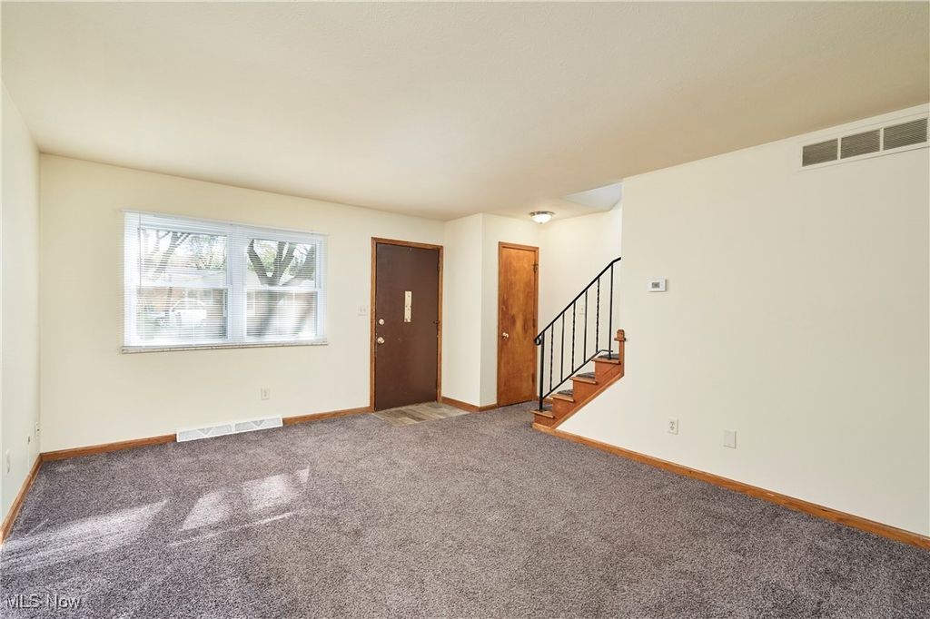 Photo of 923 Rosamond Avenue, Akron, OH 44307 (MLS # 5168206)