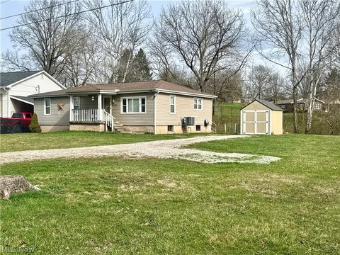 Homes For Sale - 2375 Elizabeth Pike<br/> Mineral Wells, WV 26150