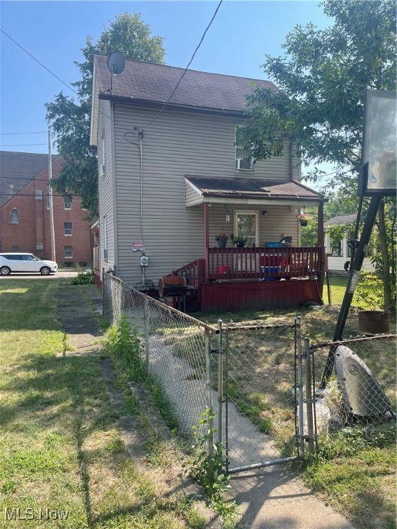 Barberton, Ohio 44203, United States, 2 Bedrooms Bedrooms, ,1 BathroomBathrooms,Residential,Active,192379