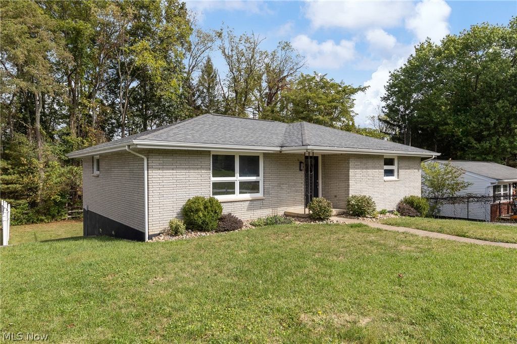 Photo of 51235 Burrwood Drive, St Clairsville, OH 43947 (MLS # 5197748)