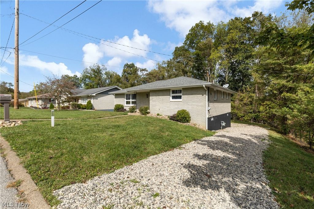 Photo of 51235 Burrwood Drive, St Clairsville, OH 43947 (MLS # 5197748)