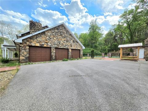 Tiny photo for 131 Loretto Lane, Parkersburg, WV 26101 (MLS # 5203398)