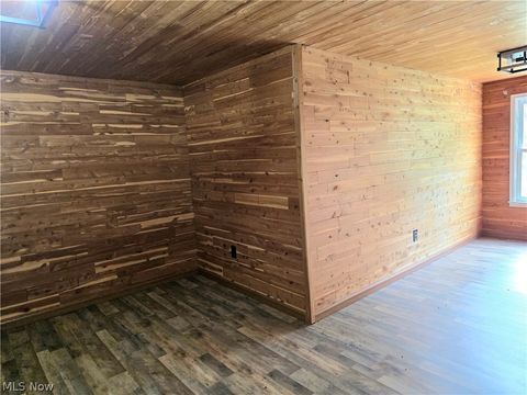 Tiny photo for 131 Loretto Lane, Parkersburg, WV 26101 (MLS # 5203398)