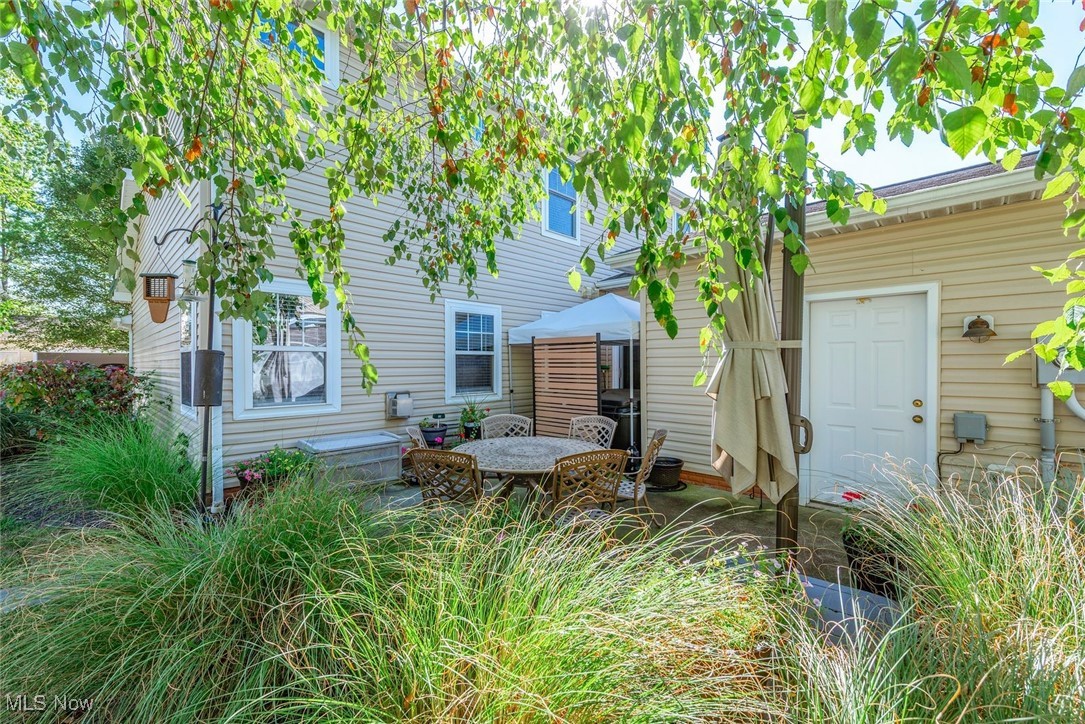 North Olmsted, Ohio 44070, United States, 3 Bedrooms Bedrooms, ,3 BathroomsBathrooms,Residential,Active,221549