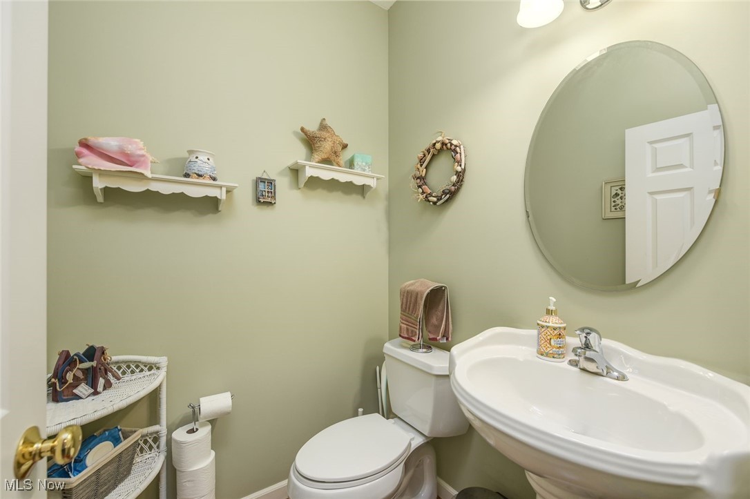 North Olmsted, Ohio 44070, United States, 3 Bedrooms Bedrooms, ,3 BathroomsBathrooms,Residential,Active,221549