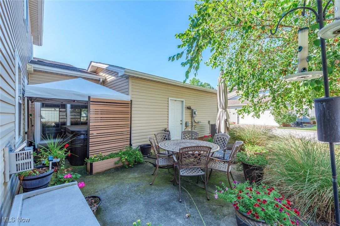 North Olmsted, Ohio 44070, United States, 3 Bedrooms Bedrooms, ,3 BathroomsBathrooms,Residential,Active,221549