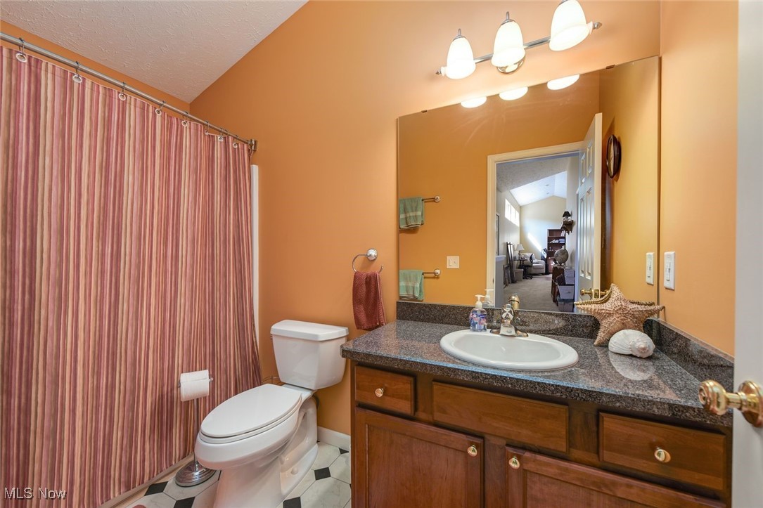 North Olmsted, Ohio 44070, United States, 3 Bedrooms Bedrooms, ,3 BathroomsBathrooms,Residential,Active,221549