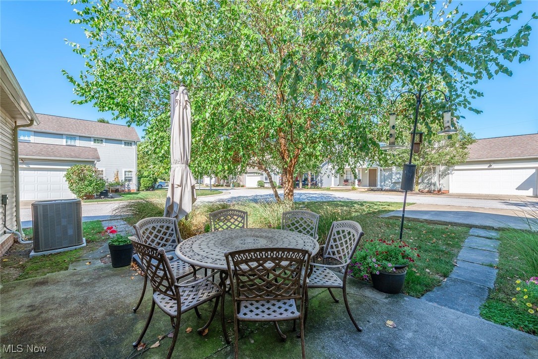 North Olmsted, Ohio 44070, United States, 3 Bedrooms Bedrooms, ,3 BathroomsBathrooms,Residential,Active,221549