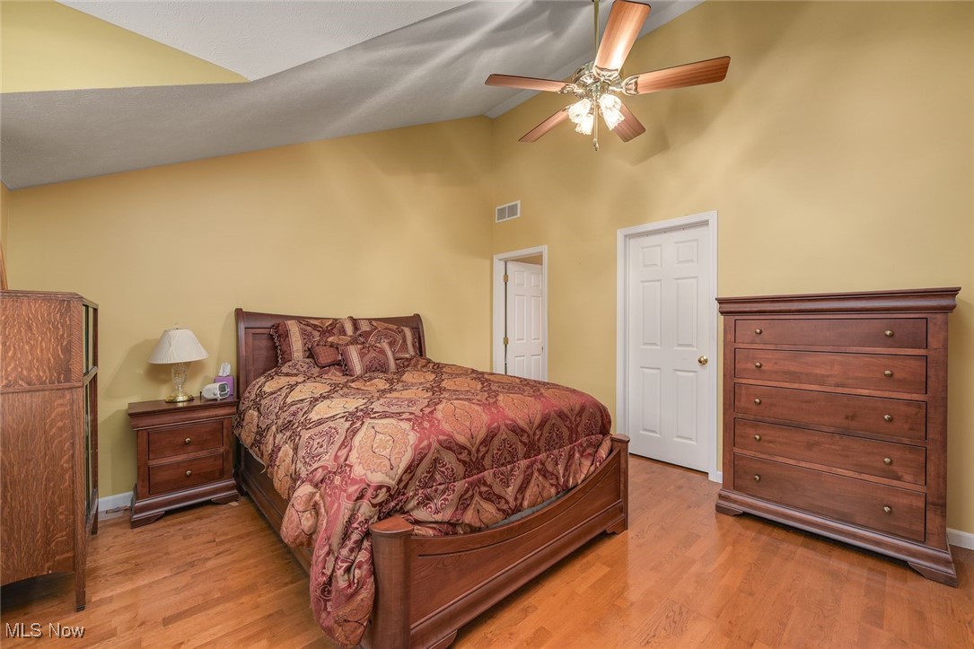 North Olmsted, Ohio 44070, United States, 3 Bedrooms Bedrooms, ,3 BathroomsBathrooms,Residential,Active,221549