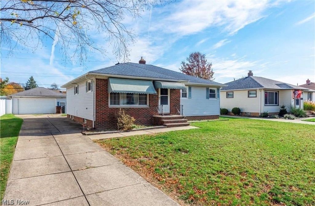 Photo of 7209 Maplewood Road, Parma, OH 44130 (MLS # 5190251)