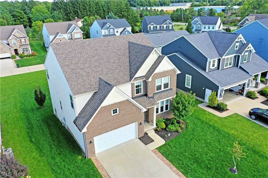 987 Hawkin Lane