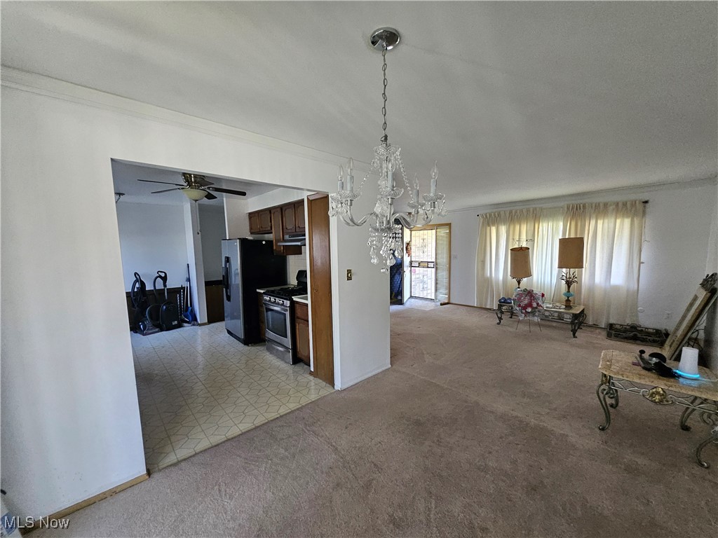 15809 Dunbury Drive, Maple Heights, Ohio image 3
