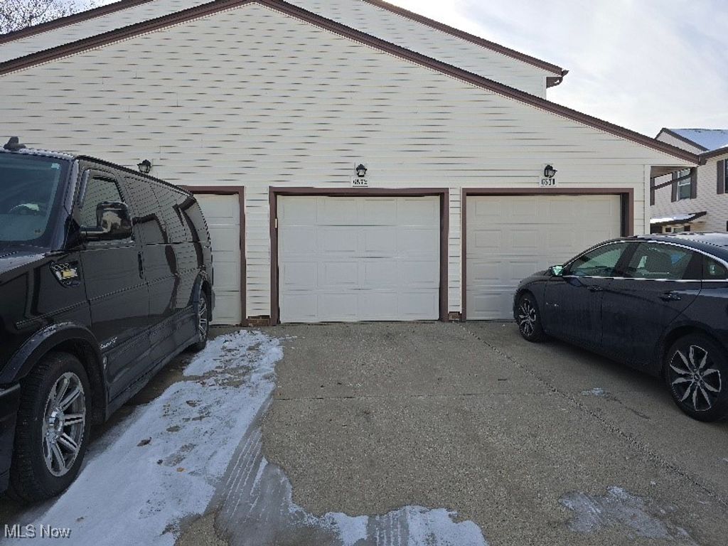 Photo of 6572 Liberty Bell Drive #23C, Brook Park, OH 44142 (MLS # 5176089)