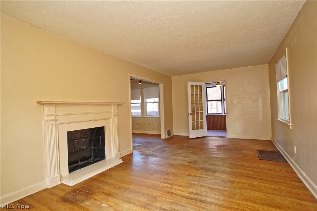 S H Kleinman Realty Co S Utopi - Residential