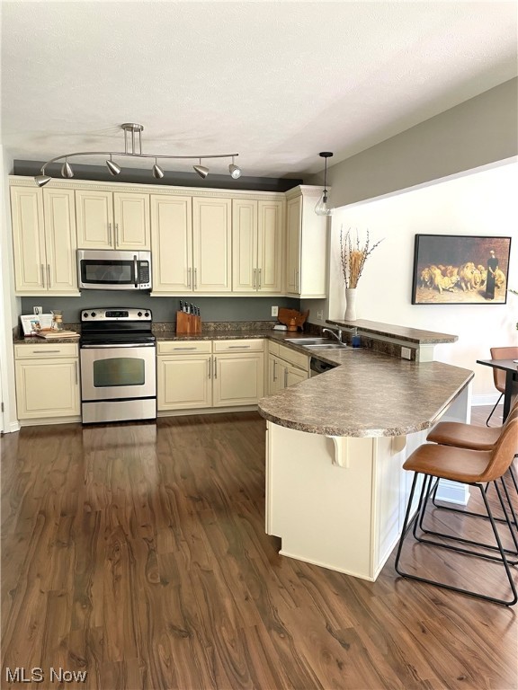 Enclave At Shale Creek - Residential