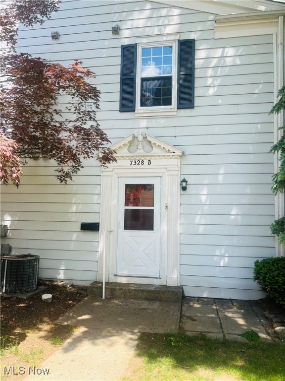 7328 Foxmill Road, Mentor, Ohio image 3
