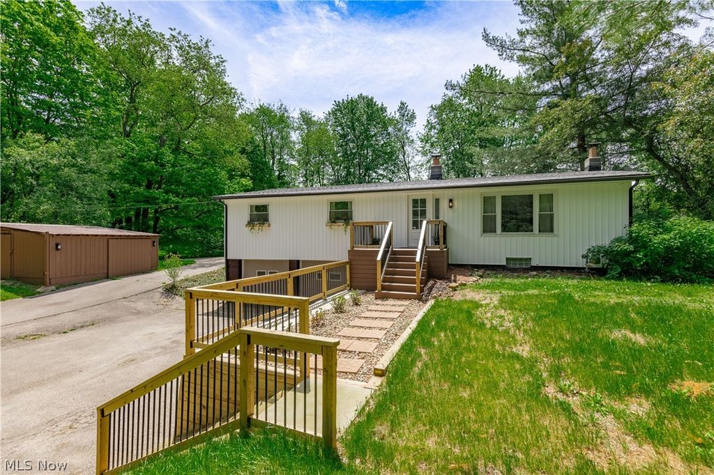 Photo of 12133 Snow Road, Burton, OH 44021 (MLS # 5213306)