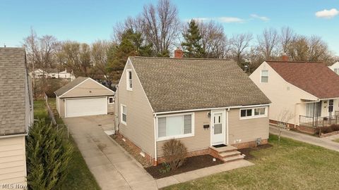 15401 Walvern Boulevard Boulevard Maple Heights OH 44137