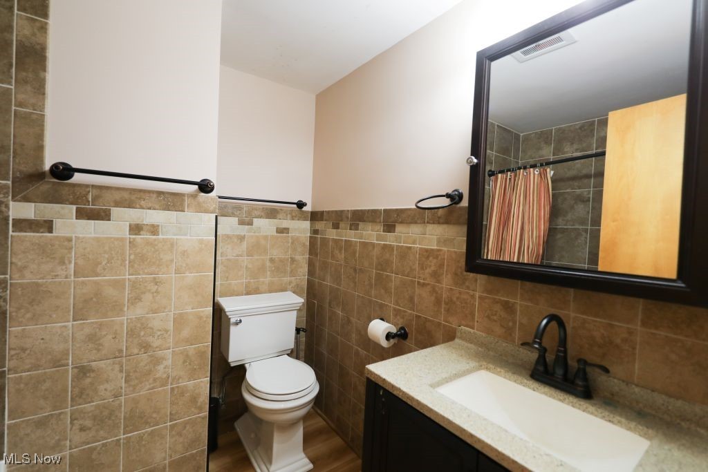 Salem, Ohio 44460, United States, 4 Bedrooms Bedrooms, ,3 BathroomsBathrooms,Residential,Contingent,162172