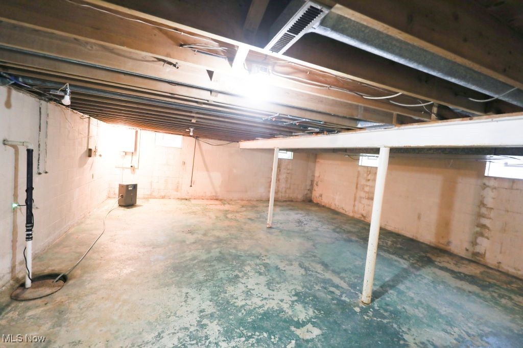 Salem, Ohio 44460, United States, 4 Bedrooms Bedrooms, ,3 BathroomsBathrooms,Residential,Contingent,162172