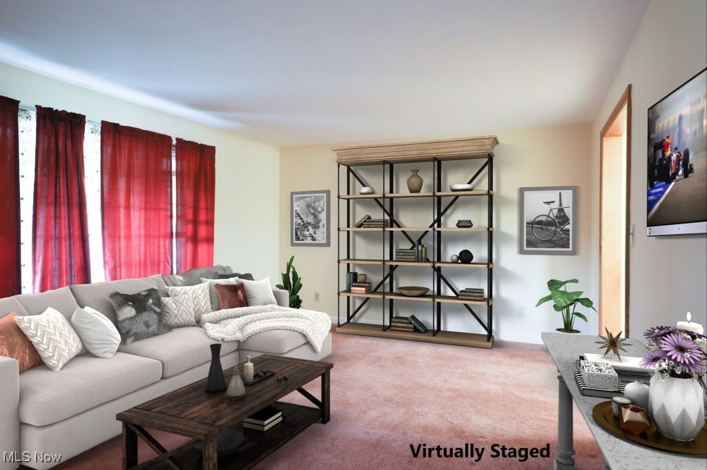 Salem, Ohio 44460, United States, 4 Bedrooms Bedrooms, ,3 BathroomsBathrooms,Residential,Contingent,162172