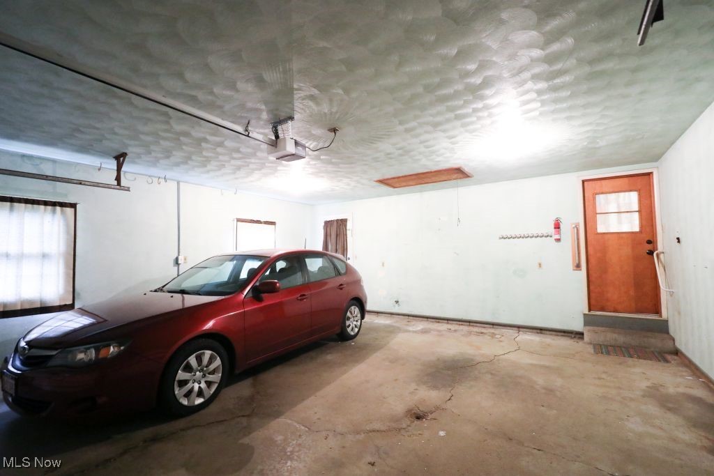 Salem, Ohio 44460, United States, 4 Bedrooms Bedrooms, ,3 BathroomsBathrooms,Residential,Contingent,162172