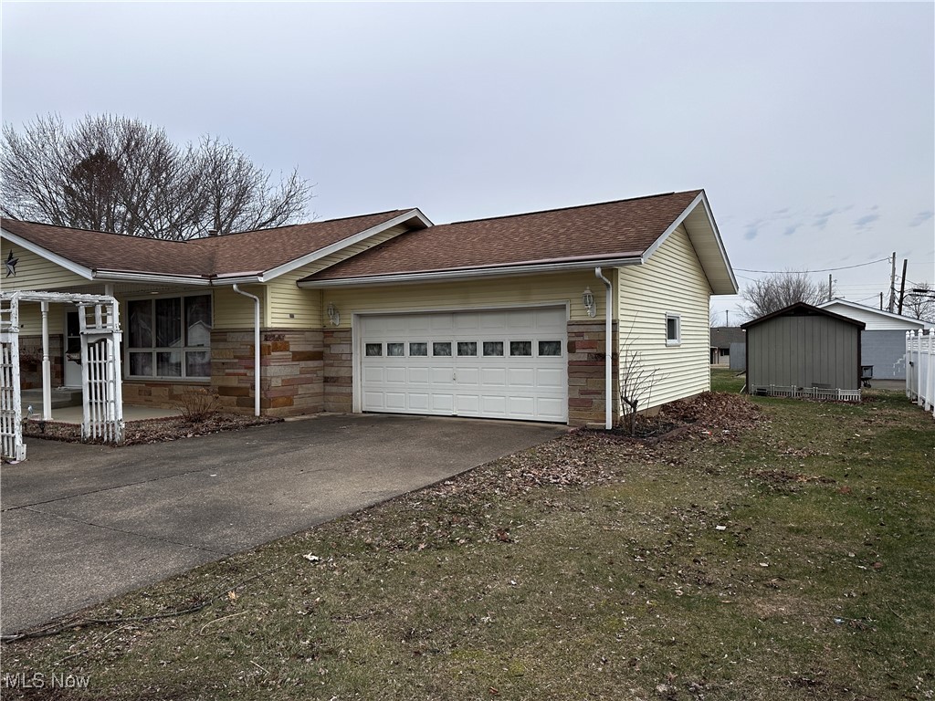 256 W Spruce Avenue, Byesville, Ohio image 3