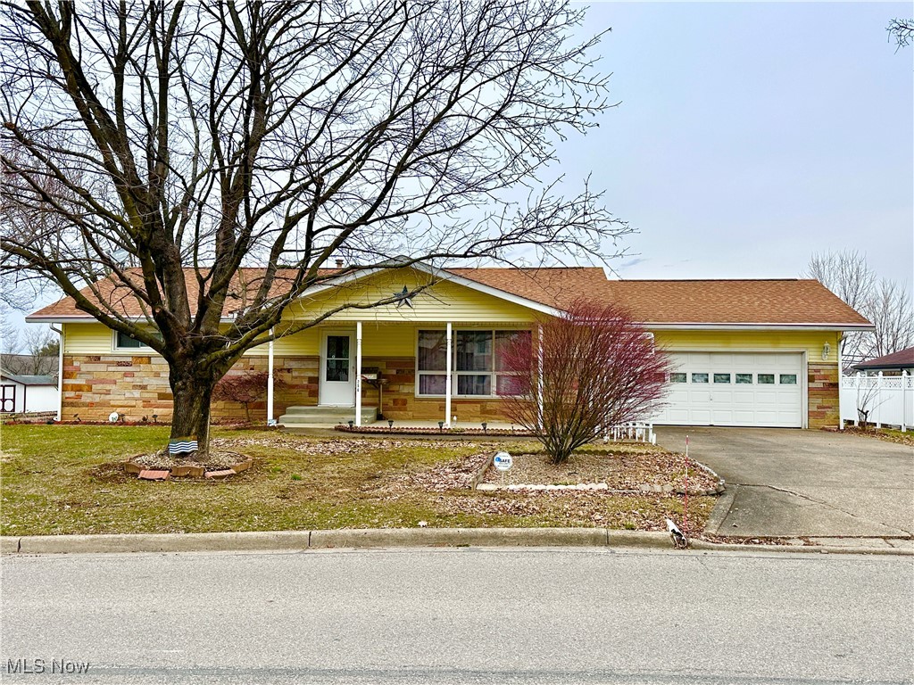 256 W Spruce Avenue, Byesville, Ohio image 1
