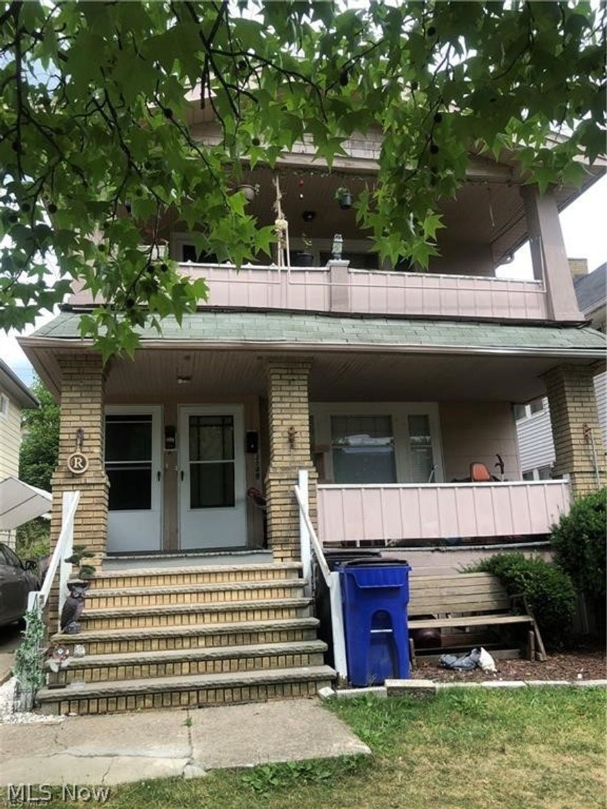 Back on the market and cleaned up!
Immediate income-producing new multi-unit available in Cleveland with long term tenants! Gorgeous original wood throughout. Roof is only five years old. Furnace and Hot Water tanks only two years old. Home is as-is. 
Up tenants would like to stay. 
Appliances to convey Down stove, fridge, washer, dryer Up: Fridge only.