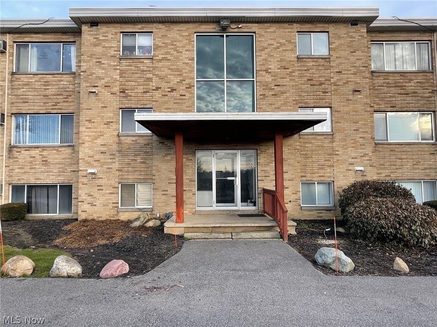 Updated 2 BR condo where the only utility you pay is electric! (Heat, water, sewer, & trash paid by landlord) 1st floor garden condo with inviting open floor plan offers ceramic tile flooring throughout, plus newer LTV & countertops in the roomy kitchen. A range, refrigerator & dishwasher are included. You’ll find a wall AC in the main living area and window AC in main bedroom. It is freshly painted, provides ample closet & storage space, 1 car garage space, pay-per-use laundry on 2nd & 3rd, and additional storage on the 3rd floor.
One pet under 20 pounds is allowed.
(Dining table & chairs included, if desired) Come home to highly desirable North Royalton with easy access to 71, 77, top-rated schools, shopping, Metroparks & more! No Smoking, No Government Assisted Programs. $38.00 Application Per Person Over 18 Living In House For Background and Credit Check.