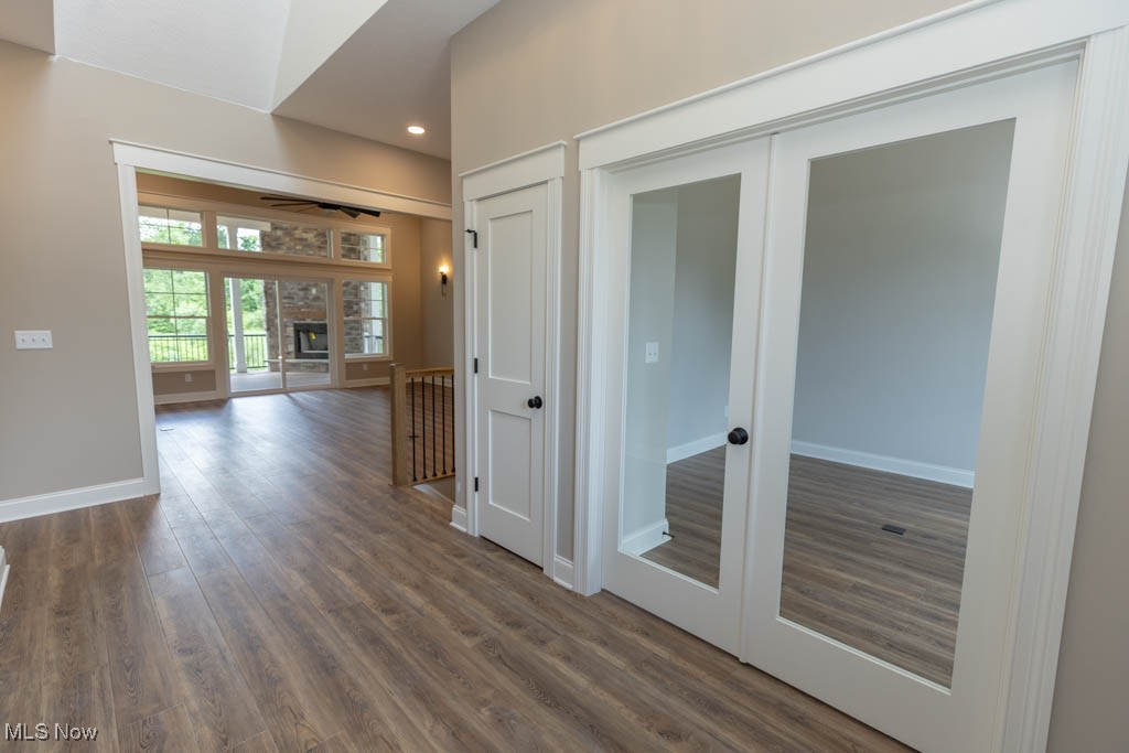 S/L 18 W Lakewood Dr