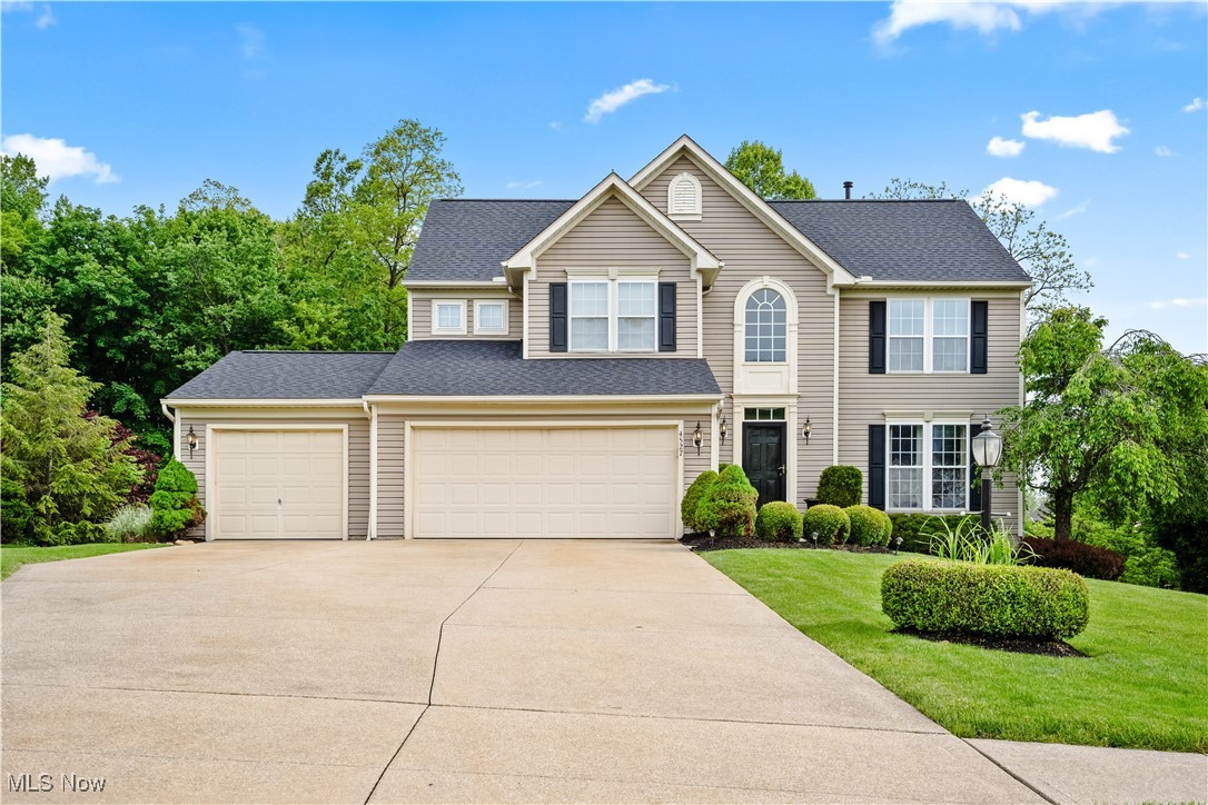 4527 Lexington Ridge Drive, Medina, Ohio image 1