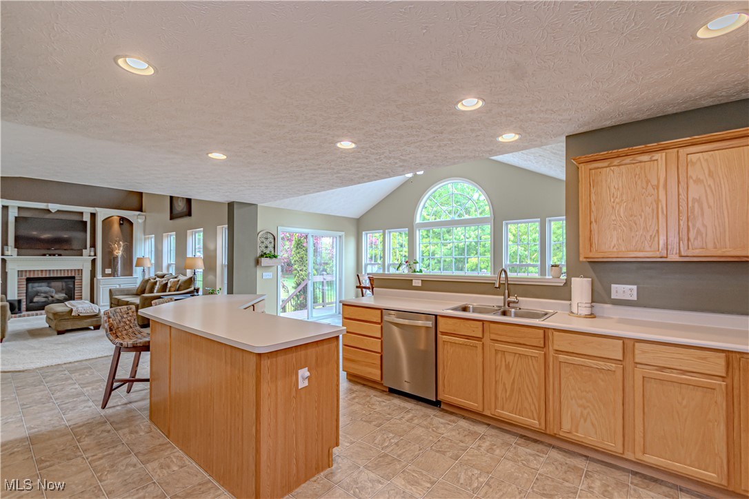 4527 Lexington Ridge Drive, Medina, Ohio image 17