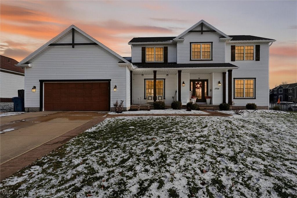 Photo of 1705 Cornerstone Street SW, Hartville, OH 44632 (MLS # 5176282)