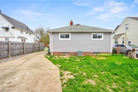 Tiny photo for 3124 W 142nd Street, Cleveland, OH 44111 (MLS # 5203115)