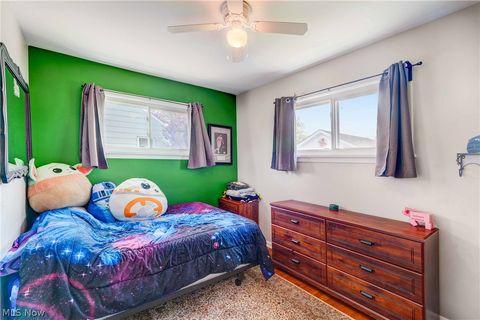 Tiny photo for 3124 W 142nd Street, Cleveland, OH 44111 (MLS # 5203115)