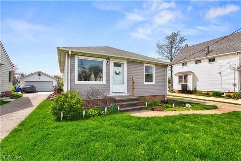 Tiny photo for 3124 W 142nd Street, Cleveland, OH 44111 (MLS # 5203115)