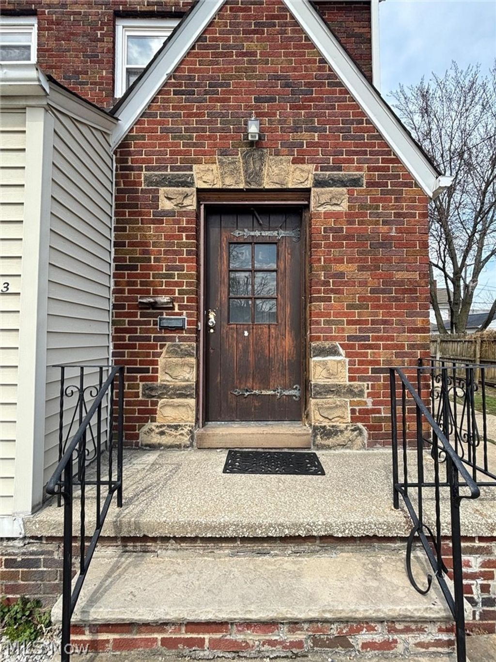 Photo of 18603 Arrowhead Avenue, Cleveland, OH 44119 (MLS # 5212668)