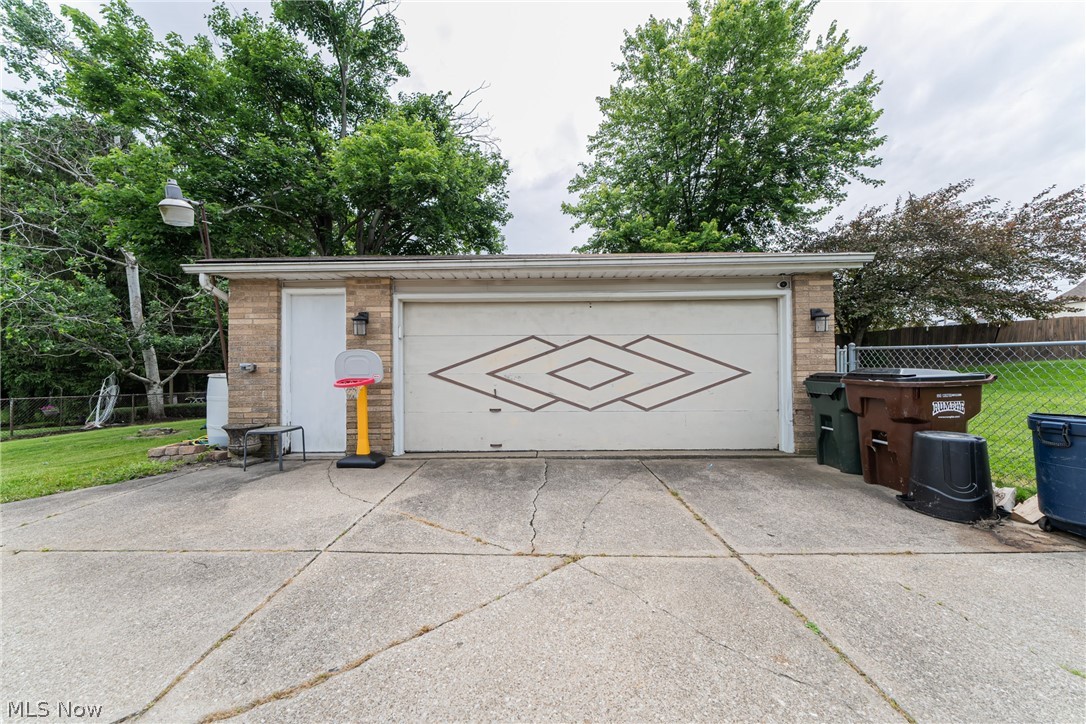 Charles 01 - Residential