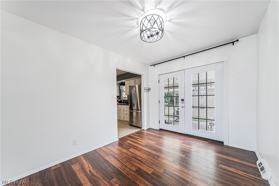 Charles 01 - Residential