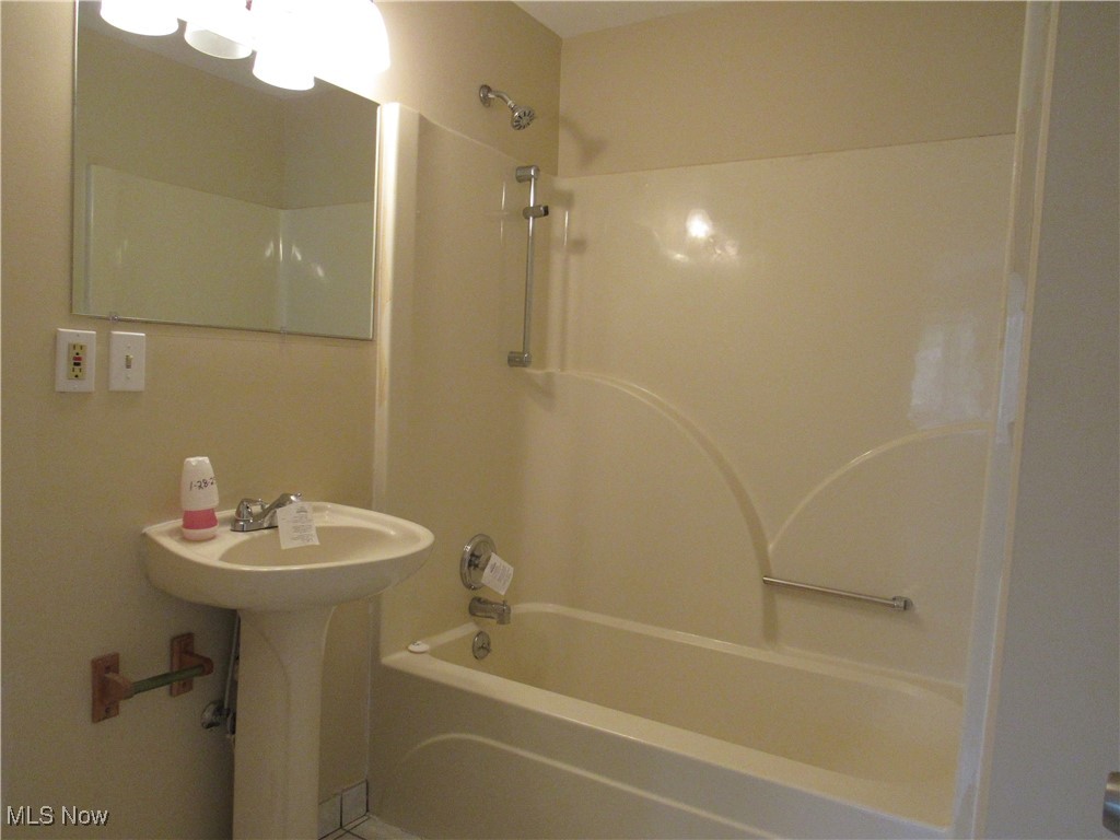 6524 Elmwood Road, Mentor, Ohio image 17